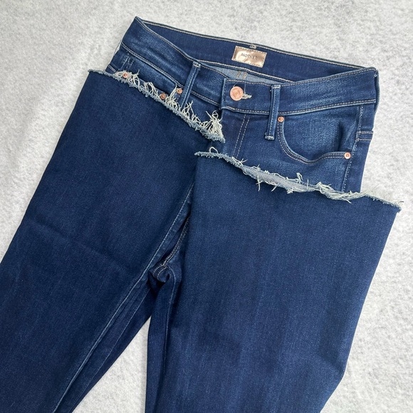 Mother The Weekender Fray Flare Jeans in Home Movies Size 25 - Picture 6 of 11